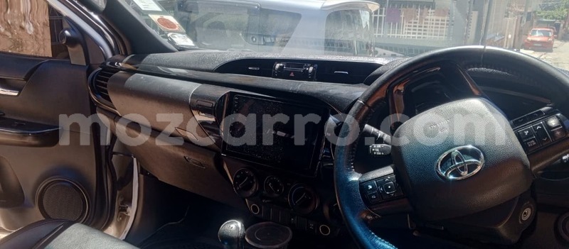 Big with watermark toyota hiluxe revo maputo maputo 40442
