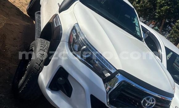 Comprar Usado Toyota Hiluxe Revo Branco Carro em Maputo em Maputo Comprar Usado Toyota Hiluxe Revo Branco Carro em Maputo em Maputo