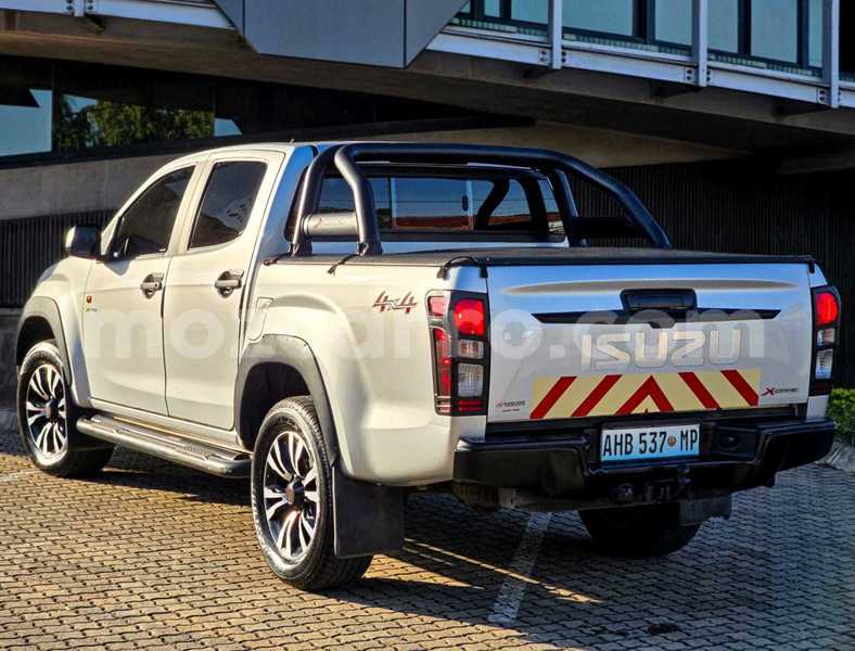 Big with watermark isuzu d max maputo maputo 40444