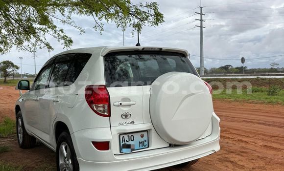 Nunua Ilio tumika Toyota RAV4 Nyeupe Gari ndani ya Maputo nchini Maputo Nunua Ilio tumika Toyota RAV4 Nyeupe Gari ndani ya Maputo nchini Maputo