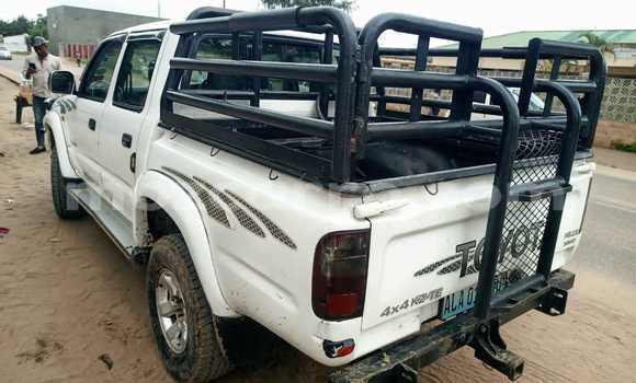 Comprar Usado Toyota Hilux Branco Carro em Maputo em Maputo Comprar Usado Toyota Hilux Branco Carro em Maputo em Maputo