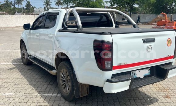 Nunua Ilio tumika Mazda BT-50 Nyeupe Gari ndani ya Maputo nchini Maputo Nunua Ilio tumika Mazda BT-50 Nyeupe Gari ndani ya Maputo nchini Maputo