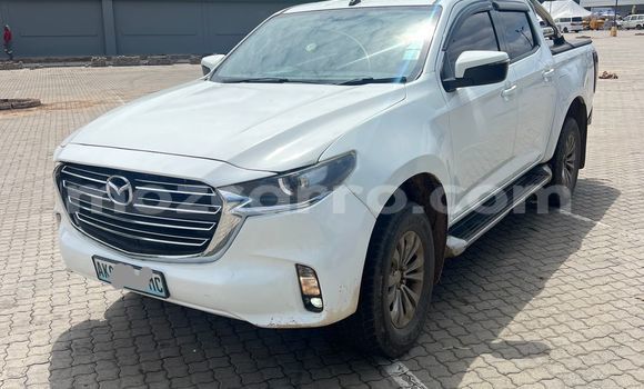Nunua Ilio tumika Mazda BT-50 Nyeupe Gari ndani ya Maputo nchini Maputo Nunua Ilio tumika Mazda BT-50 Nyeupe Gari ndani ya Maputo nchini Maputo