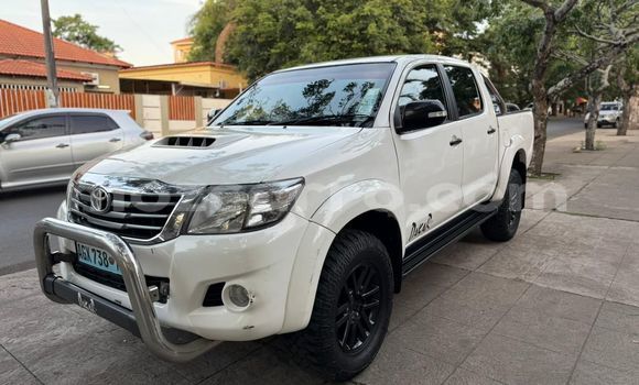 Buy Used Toyota Hilux White Car in Maputo in Maputo