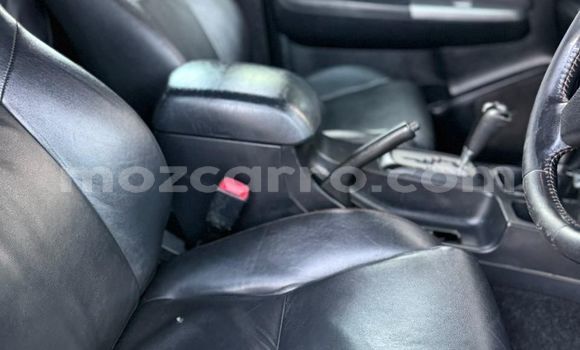 Nunua Ilio tumika Toyota Hilux Nyeupe Gari ndani ya Maputo nchini Maputo Nunua Ilio tumika Toyota Hilux Nyeupe Gari ndani ya Maputo nchini Maputo