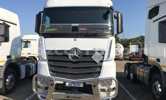 Buy Used Mercedes‒Benz 2628 White Truck in Maputo in Maputo Buy Used Mercedes‒Benz 2628 White Truck in Maputo in Maputo