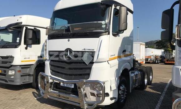 Buy Used Mercedes‒Benz 2628 White Truck in Maputo in Maputo Buy Used Mercedes‒Benz 2628 White Truck in Maputo in Maputo