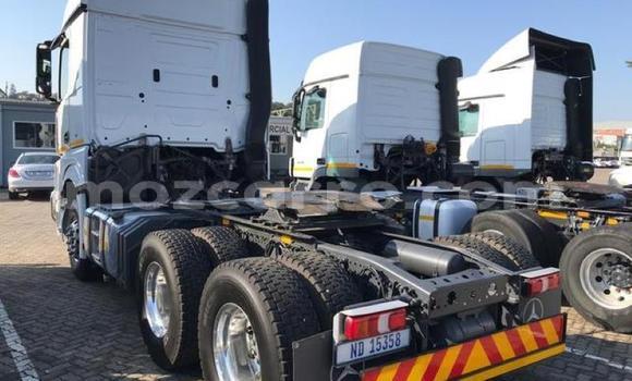 Buy Used Mercedes‒Benz 2628 White Truck in Maputo in Maputo Buy Used Mercedes‒Benz 2628 White Truck in Maputo in Maputo