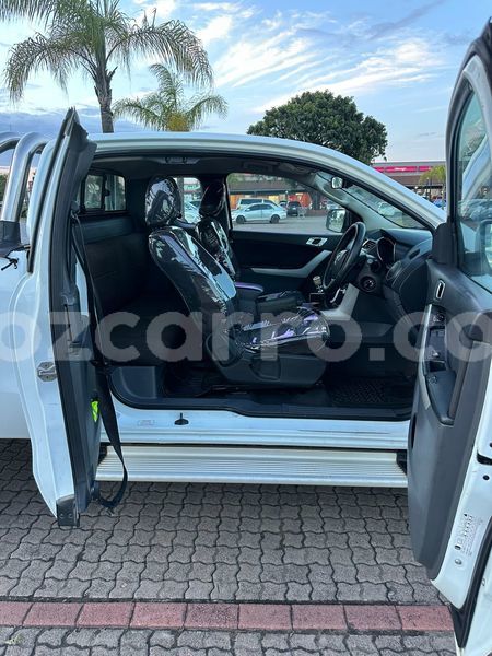 Big with watermark mazda bt 50 maputo maputo 40474