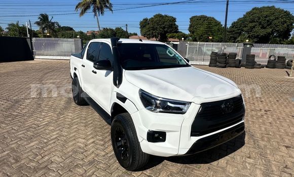 Buy Used Toyota Hiluxe Revo White Car in Maputo in Maputo Buy Used Toyota Hiluxe Revo White Car in Maputo in Maputo