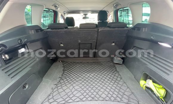 Nunua Ilio tumika Peugeot 3008 Nyekundu Gari ndani ya Maputo nchini Maputo Nunua Ilio tumika Peugeot 3008 Nyekundu Gari ndani ya Maputo nchini Maputo