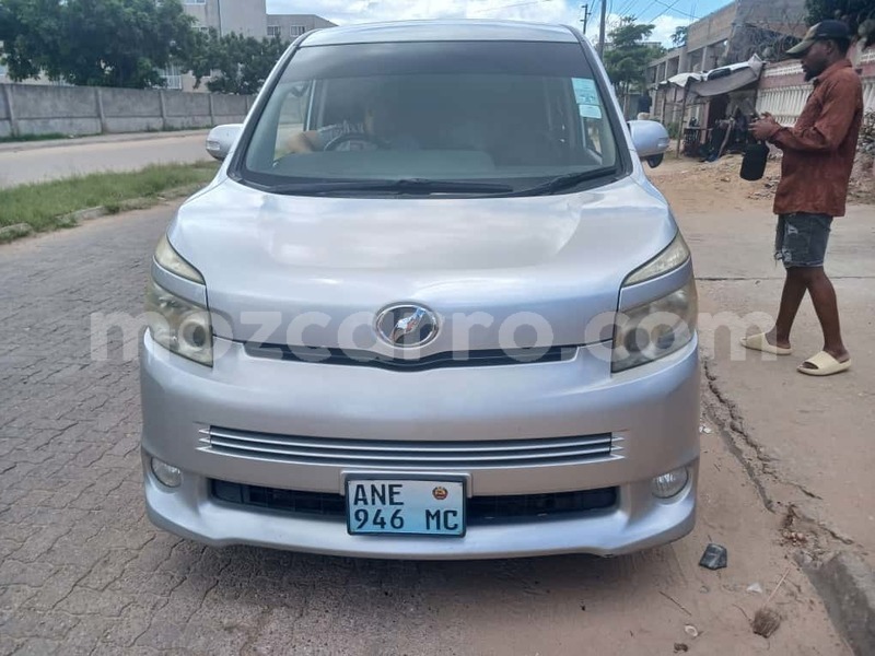 Big with watermark toyota voxy maputo maputo 40497