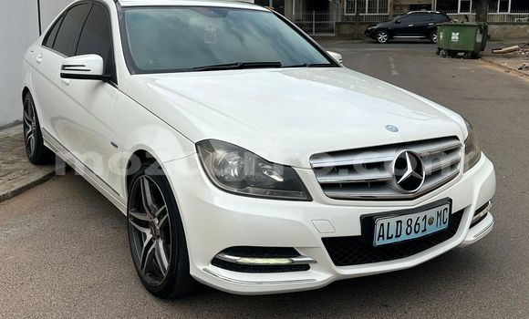 Comprar Usado Mercedes-Benz C180 coupe Branco Carro em Maputo em Maputo Comprar Usado Mercedes-Benz C180 coupe Branco Carro em Maputo em Maputo