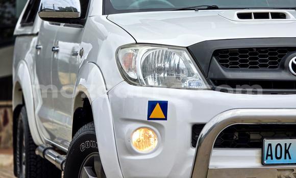 Tenga Tsaru Toyota Hilux Chena Mota in Maputo in Maputo Tenga Tsaru Toyota Hilux Chena Mota in Maputo in Maputo