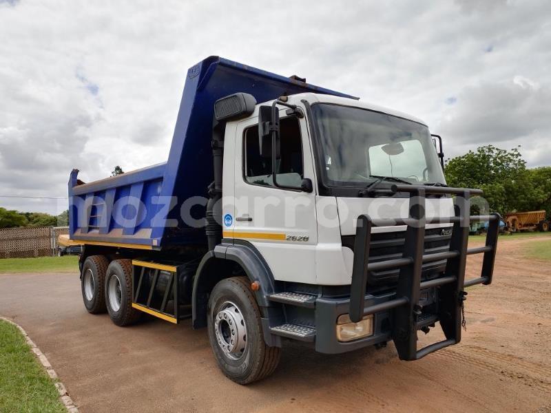 Big with watermark mercedes benz 1117 cabo delgado pemba 40504