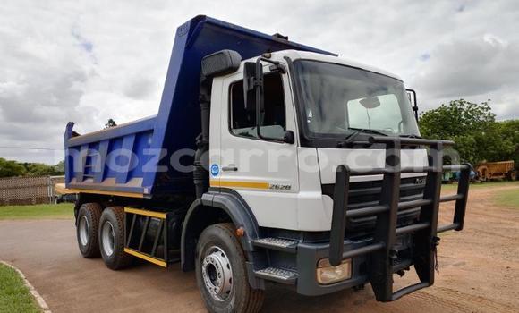 Comprar Usado Mercedes‒Benz 1117 Azul Caminhão em Pemba em Cabo Delgado