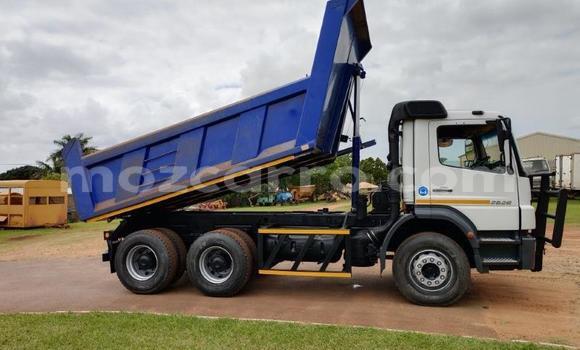 Buy Used Mercedes‒Benz 1117 Blue Truck in Pemba in Cabo Delgado Buy Used Mercedes‒Benz 1117 Blue Truck in Pemba in Cabo Delgado