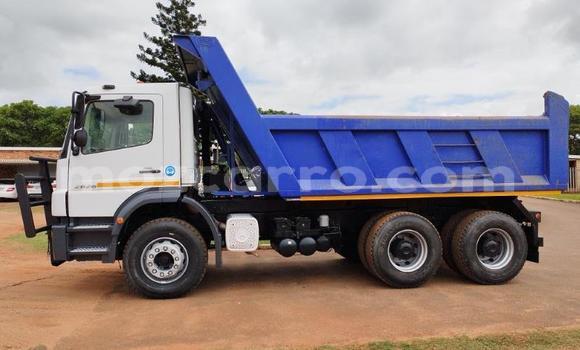 Buy Used Mercedes‒Benz 1117 Blue Truck in Pemba in Cabo Delgado Buy Used Mercedes‒Benz 1117 Blue Truck in Pemba in Cabo Delgado