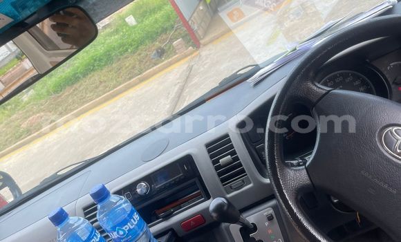 Tenga Tsaru Toyota Hiace Chena Mota in Maputo in Maputo