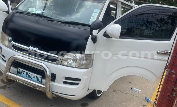 Comprar Usado Toyota Hiace Branco Carro em Maputo em Maputo Comprar Usado Toyota Hiace Branco Carro em Maputo em Maputo