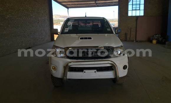 Buy Used Toyota Hilux White Car in Maputo in Maputo Buy Used Toyota Hilux White Car in Maputo in Maputo