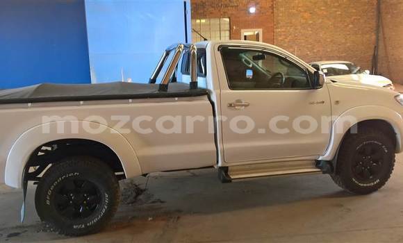 Buy Used Toyota Hilux White Car in Maputo in Maputo Buy Used Toyota Hilux White Car in Maputo in Maputo