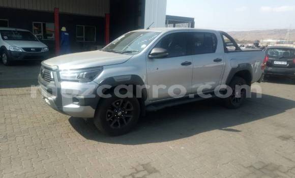 Buy Used Toyota Hilux Brown Car in Quelimane in Zambezia Buy Used Toyota Hilux Brown Car in Quelimane in Zambezia