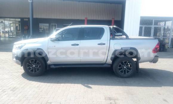 Buy Used Toyota Hilux Brown Car in Quelimane in Zambezia Buy Used Toyota Hilux Brown Car in Quelimane in Zambezia