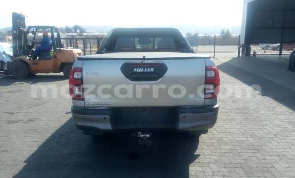 Buy Used Toyota Hilux Brown Car in Quelimane in Zambezia Buy Used Toyota Hilux Brown Car in Quelimane in Zambezia