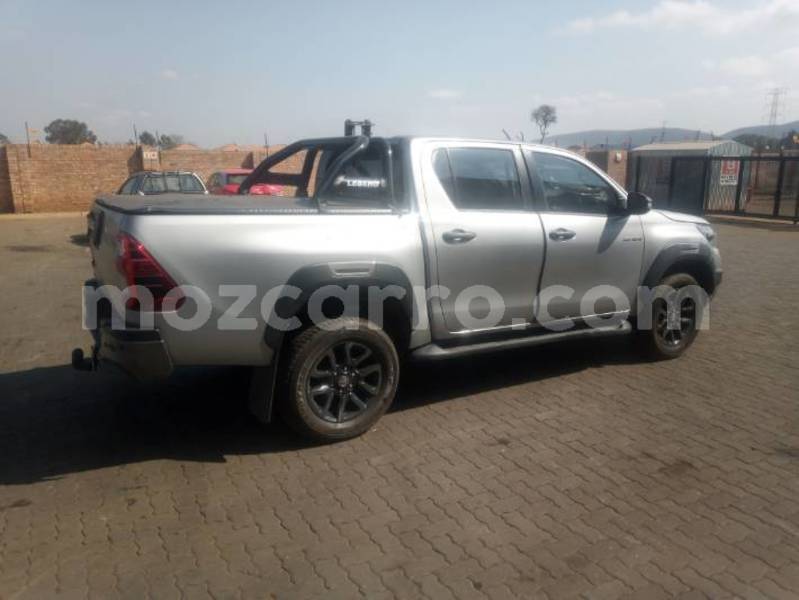 Big with watermark toyota hilux zambezia quelimane 40570