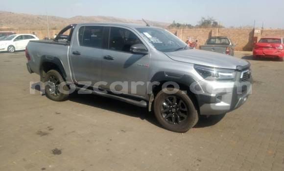 Buy Used Toyota Hilux Brown Car in Quelimane in Zambezia Buy Used Toyota Hilux Brown Car in Quelimane in Zambezia