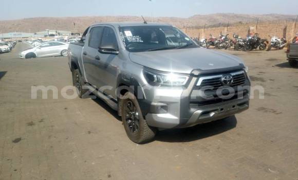 Buy Used Toyota Hilux Brown Car in Quelimane in Zambezia Buy Used Toyota Hilux Brown Car in Quelimane in Zambezia