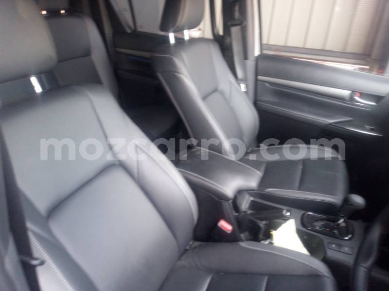 Big with watermark toyota hilux zambezia quelimane 40570