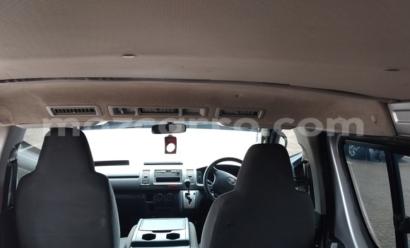 Buy Used Toyota Hiace Silver Car in Maputo in Maputo Buy Used Toyota Hiace Silver Car in Maputo in Maputo