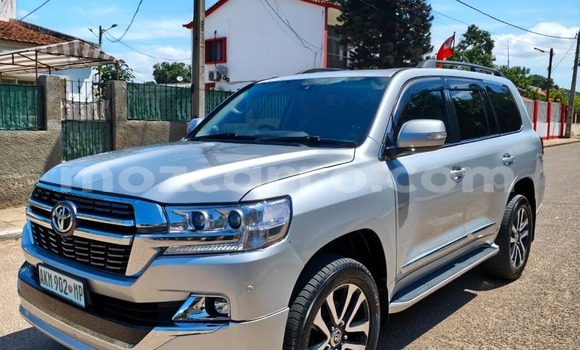 Nunua Ilio tumika Toyota Land Cruiser Nyeupe Gari ndani ya Maputo nchini Maputo Nunua Ilio tumika Toyota Land Cruiser Nyeupe Gari ndani ya Maputo nchini Maputo