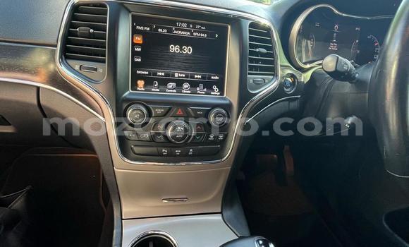 Nunua Ilio tumika Jeep Grand Cherokee Nyeusi Gari ndani ya Maputo nchini Maputo Nunua Ilio tumika Jeep Grand Cherokee Nyeusi Gari ndani ya Maputo nchini Maputo