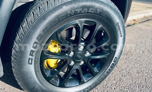Nunua Ilio tumika Jeep Grand Cherokee Nyeusi Gari ndani ya Maputo nchini Maputo Nunua Ilio tumika Jeep Grand Cherokee Nyeusi Gari ndani ya Maputo nchini Maputo