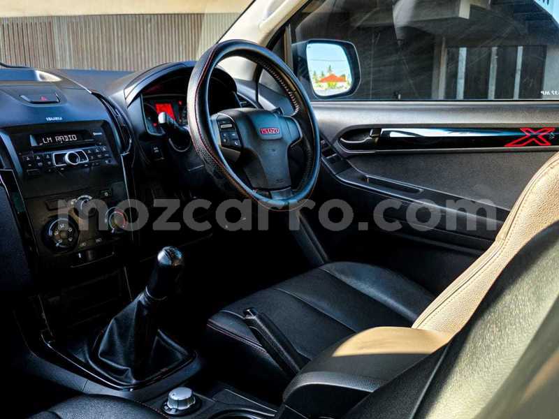 Big with watermark isuzu d max maputo maputo 40584