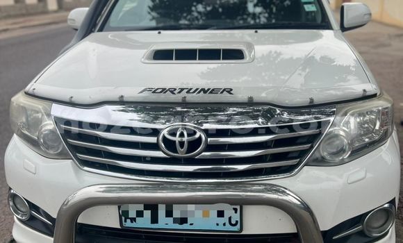 Tenga Tsaru Toyota Fortuner Chena Mota in Maputo in Maputo