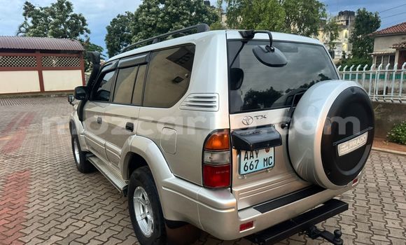 Tenga Tsaru Toyota Land Cruiser Prado Zvimwe Mota in Maputo in Maputo Tenga Tsaru Toyota Land Cruiser Prado Zvimwe Mota in Maputo in Maputo
