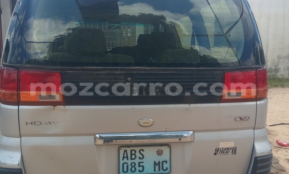 Buy Used Nissan Elgrand Silver Car in Maputo in Maputo