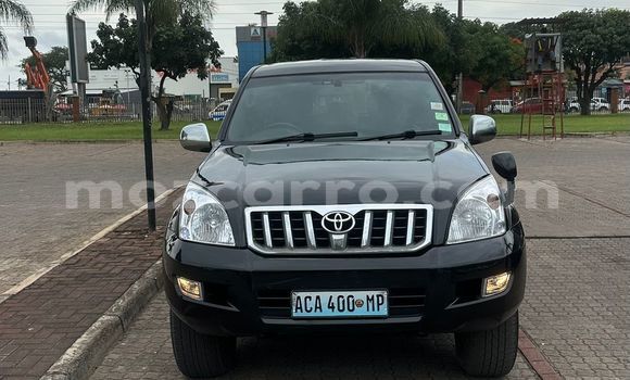 Nunua Ilio tumika Toyota Hilux Nyeusi Gari ndani ya Maputo nchini Maputo