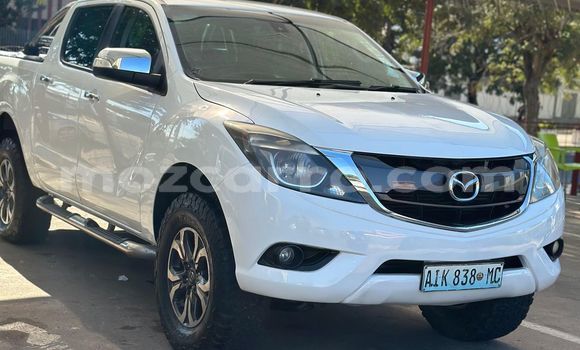 Nunua Ilio tumika Mazda BT-50 Nyeupe Gari ndani ya Maputo nchini Maputo Nunua Ilio tumika Mazda BT-50 Nyeupe Gari ndani ya Maputo nchini Maputo
