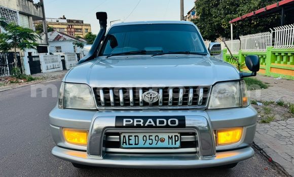 Comprar Usado Toyota Hilux Prata Carro em Maputo em Maputo