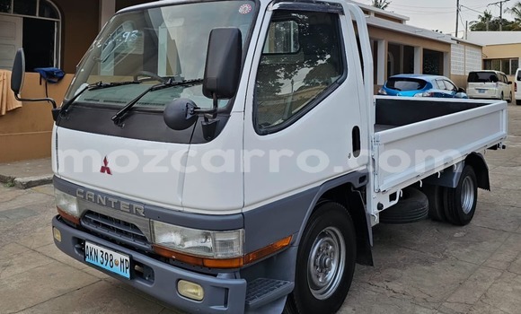 Tenga Tsaru Mitsubishi Carisma Chena Mota in Maputo in Maputo Tenga Tsaru Mitsubishi Carisma Chena Mota in Maputo in Maputo