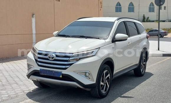 Comprar Usado Toyota Rush Branco Carro em Maputo em Maputo