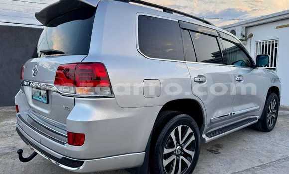 Buy Used Toyota Land Cruiser Prado Silver Car in Maputo in Maputo Buy Used Toyota Land Cruiser Prado Silver Car in Maputo in Maputo