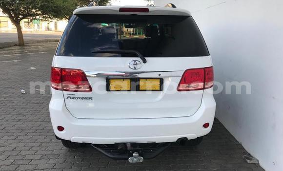 Nunua Ilio tumika Toyota Fortuner Nyeupe Gari ndani ya Maputo nchini Maputo Nunua Ilio tumika Toyota Fortuner Nyeupe Gari ndani ya Maputo nchini Maputo