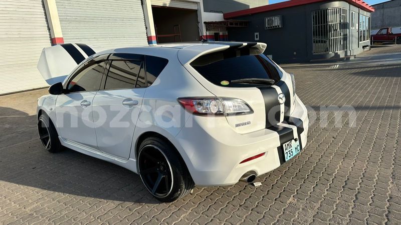 Big with watermark mazda axela maputo maputo 40682