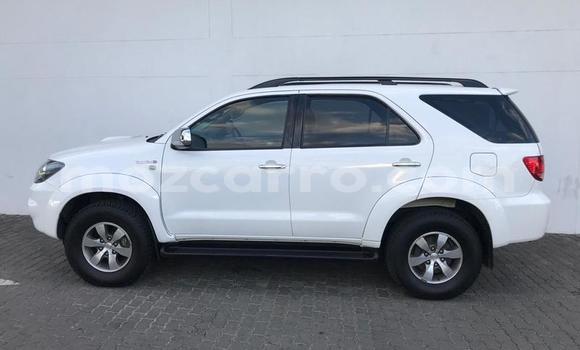 Nunua Ilio tumika Toyota Fortuner Nyeupe Gari ndani ya Maputo nchini Maputo Nunua Ilio tumika Toyota Fortuner Nyeupe Gari ndani ya Maputo nchini Maputo